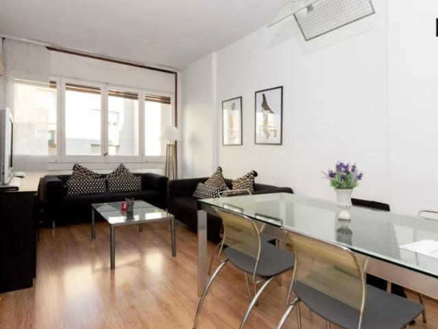Room for rent in 4 bedroom apartment in Gràcia