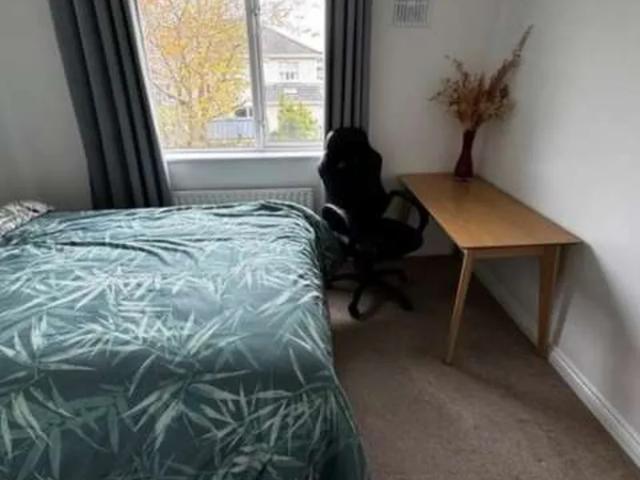 Room for rent in 4 bedroom apartment in Dublin