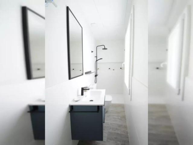 Room for rent in 4 bedroom apartment in El Pópulo, Cádiz