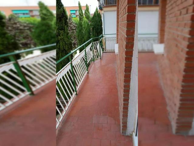 Room for rent in 4 bedroom apartment in Leganés, Madrid