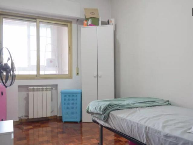 Room for rent in 4 bedroom apartment in Simancas