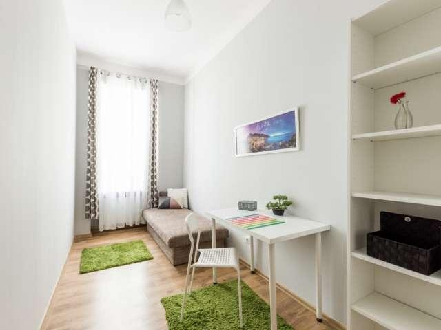 Room for rent in 4 bedroom apartment in Poznan