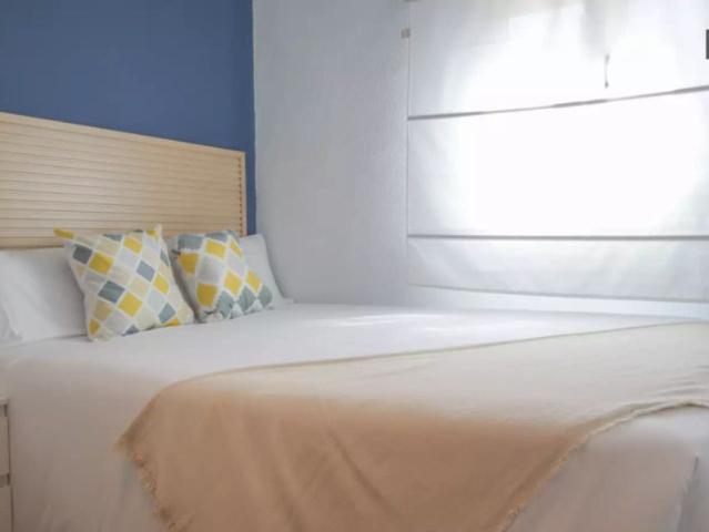 Room for rent in 4 bedroom apartment in Prosperidad