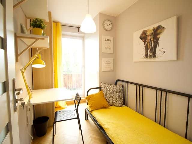Room for rent in 4 bedroom apartment in Ursynów, Warsaw