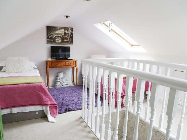 Room for rent in 5 bedroom apartment in Blackthorn, Dublin