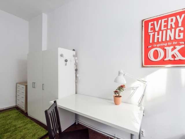 Room for rent in 5 bedroom apartment in Jeżyce, Poznan
