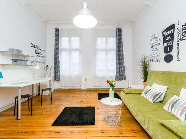 Room for rent in 5 bedroom apartment in Jeżyce, Poznan