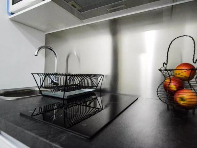 Room for rent in 5 bedroom apartment in Patraix