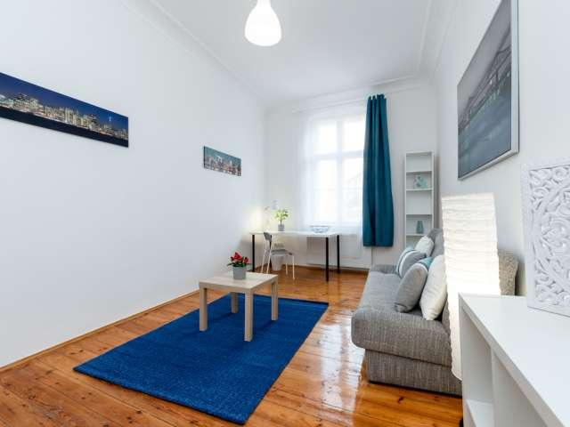 Room for rent in 5 bedroom apartment in Wilda, Poznań