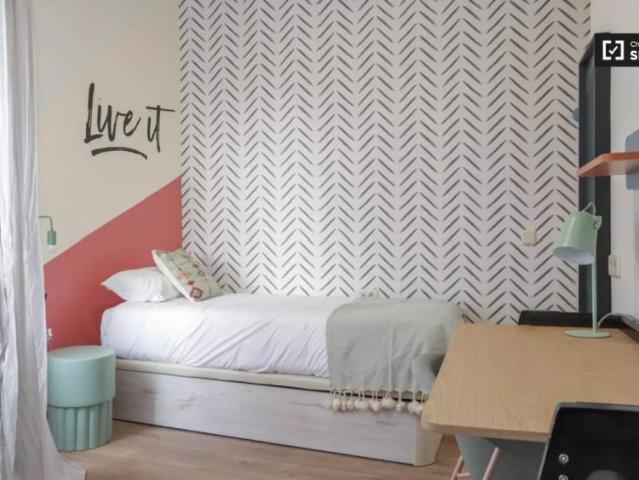 Room for rent in 5 bedroom Co living Apartment t in Trafalgar