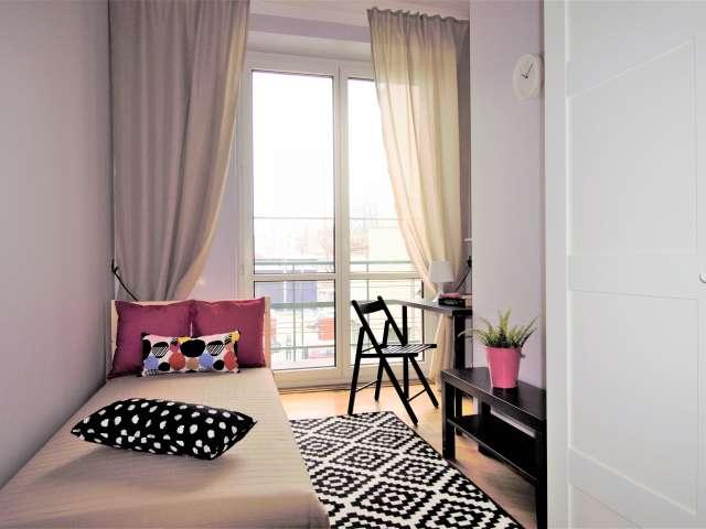 Room for rent in 6 bedroom apartment in Powiśle, Warsaw