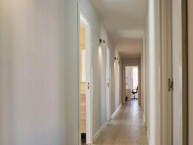 Room for rent in 6 bedroom apartment in Plaza San Francisco, Zaragoza