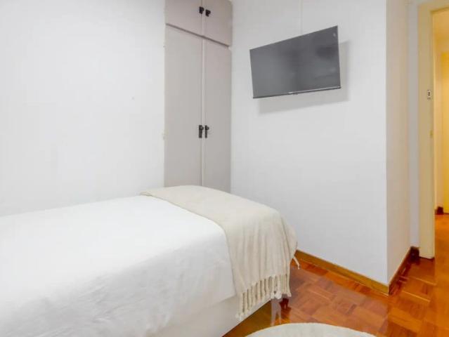 Room for rent in 7 Bedroom apartment