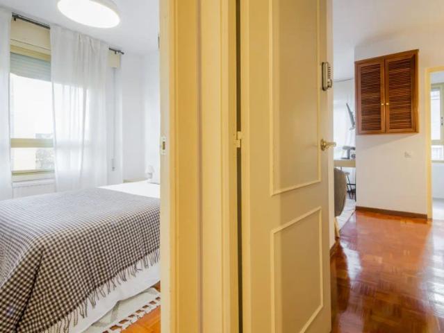Room for rent in 7 Bedroom apartment