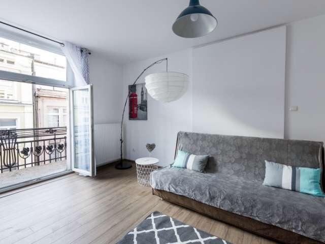 Room for rent in 7 bedroom apartment in Poznan