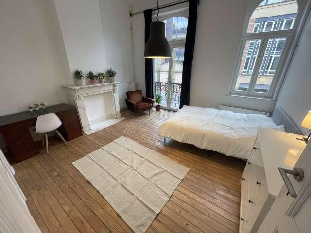 Room for rent in 7 bedroom house in Brussels