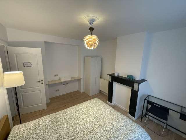 Room for rent in 7 bedroom house in Brussels