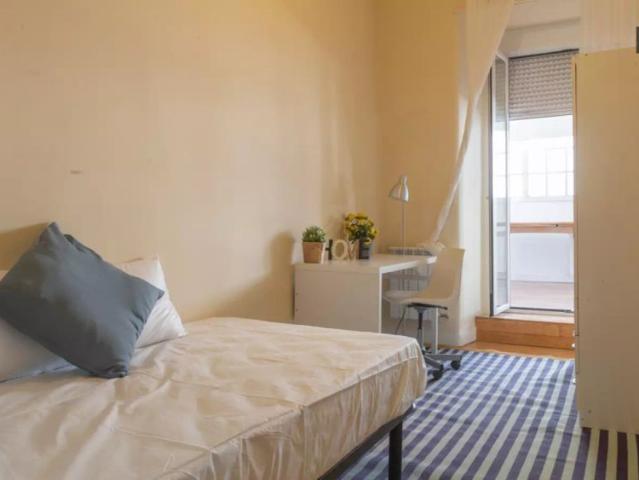 Room for rent in 9 bedroom apartment!