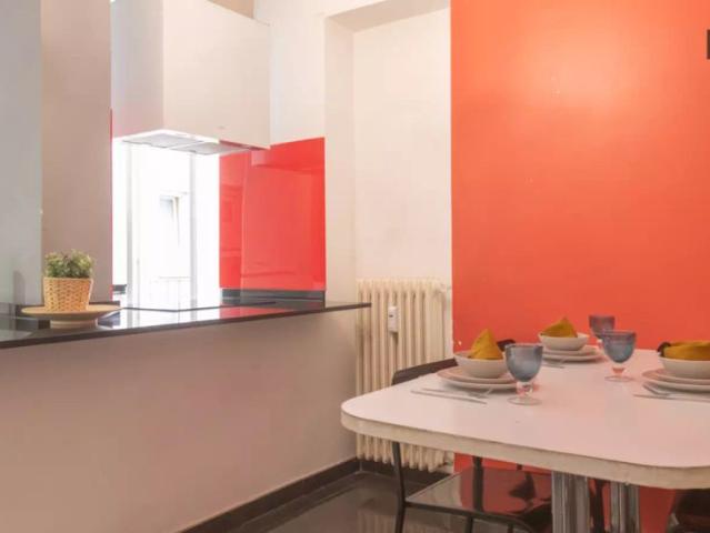 Room for rent in 9 bedroom apartment!