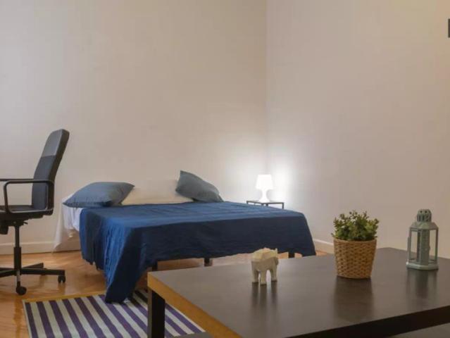 Room for rent in 9 bedroom apartment!