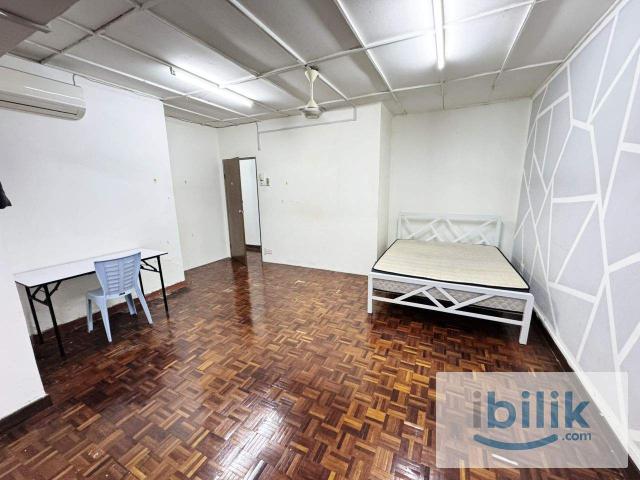 Room for Rent Kelana Jaya PJ | SS4 | Near LRT | FREE WiFi + Utilities Included