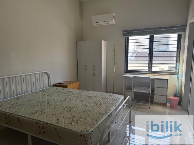 Room for rent S2 Heights