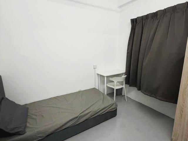 Room for Rent Walking Distance to MRT Metro Prima Station