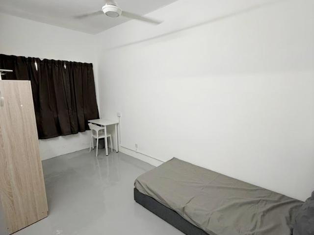 Room for Rent Walking Distance to MRT Metro Prima Station Male Only