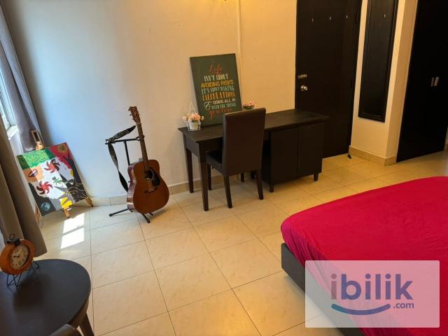 Room for rent zero rental deposit master bedroom walking distance to ciq jb