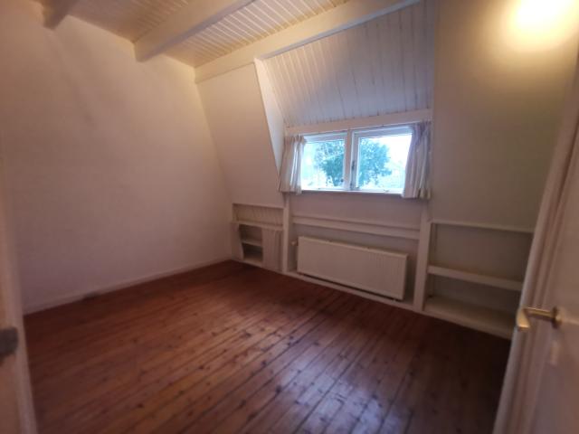 room for rent, 1 km from centre, 2km station