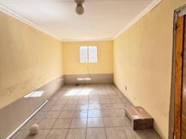 room for rental in protea glen ext 3