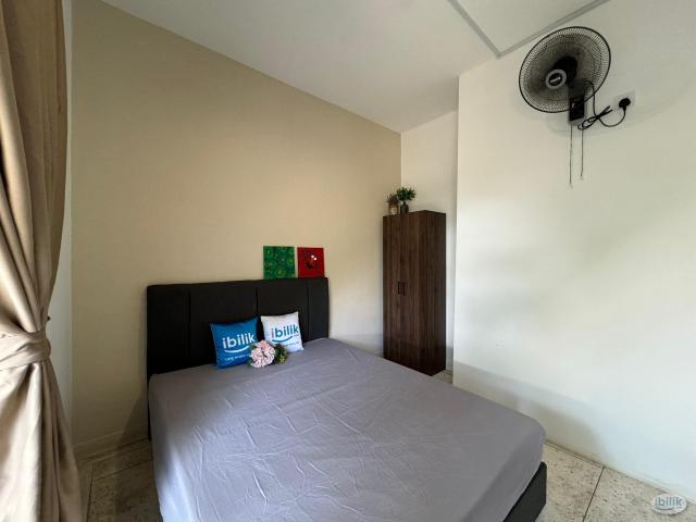 ROOM FOR RENTLOW DEPOSITComman Room walking distance to CIQ at Johor Bahru Checkpoint, CIQ