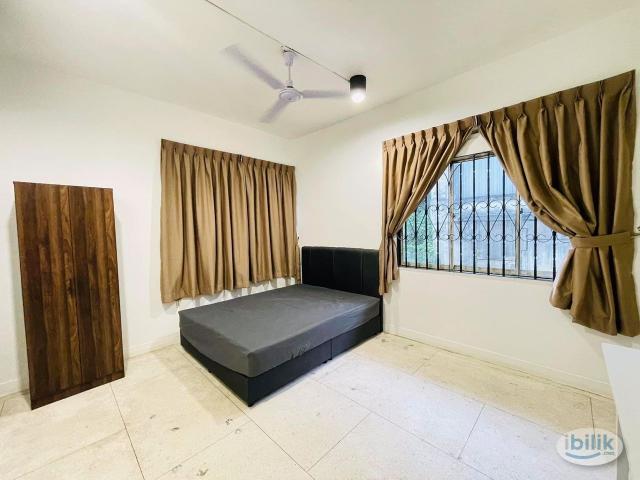 ROOM FOR RENTLOW DEPOSITComman Room walking distance to CIQ, Johor Bahru