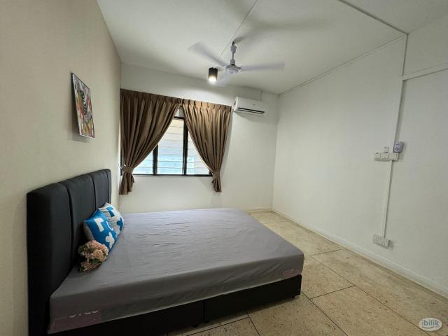 ROOM FOR RENTLOW DEPOSITLMiddle Room Walking distance to CIQ Johor Bahru