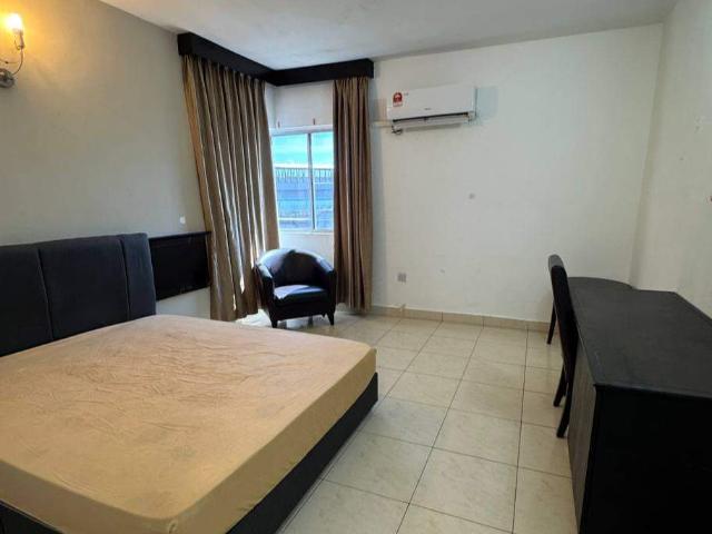 Room for rentsuper low deposithotel concept room walking distance to ciq jb
