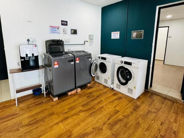 ROOM FOR RENTZERO DEPOSITMaster Room Walking Distance To KSL & Holiday Plaza Johor Bahru, Johor
