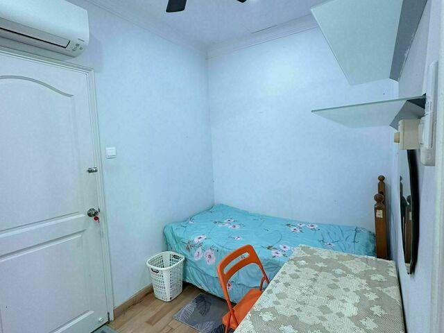 room @Haw Par Villa MRT