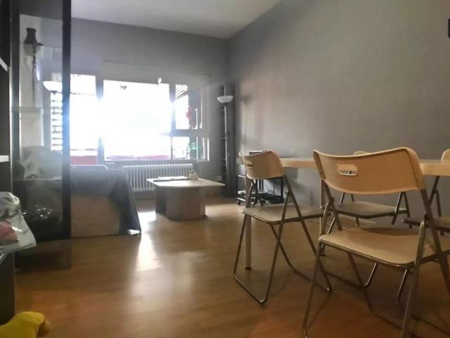 Room ideal for female students in 3 bedroom apartment in Atocha