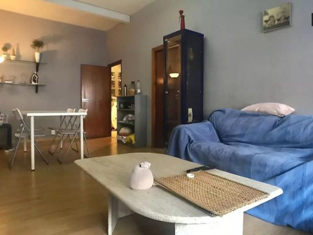 Room ideal for female students in 3 bedroom apartment in Atocha