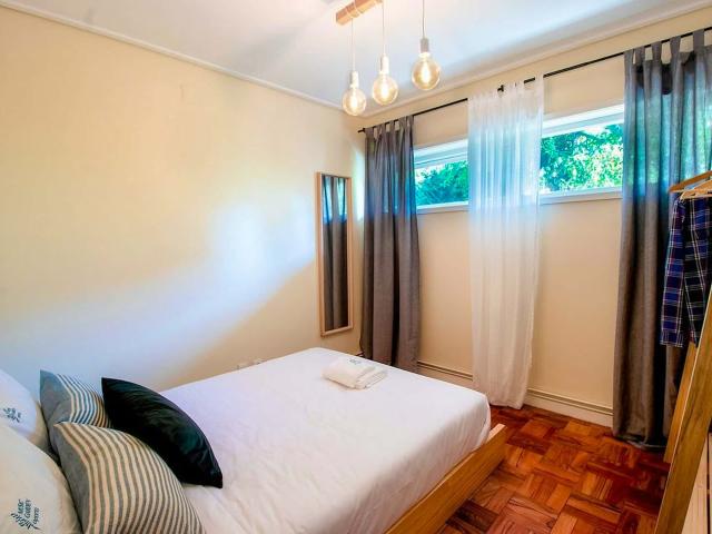 Room in a 10 bedroom house in Rua de Pedro Hispano, Porto