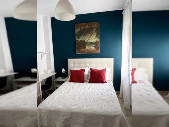 Room in a shared apartment for rent in l'Antiga Esquerra de l'Eixample