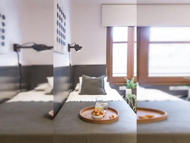 Room in a shared 15 bedroom apartment for rent in el Camp d'en Grassot i Gracia Nova, all bills included