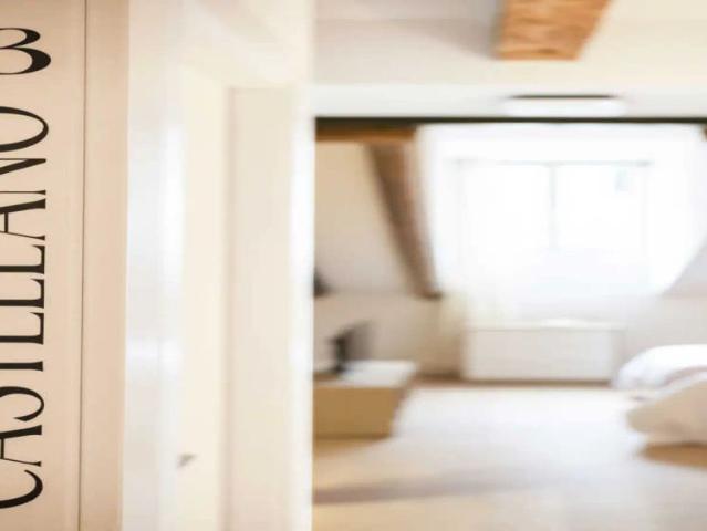 Room in a shared 16 bedroom apartment for rent in Sol, all bills included