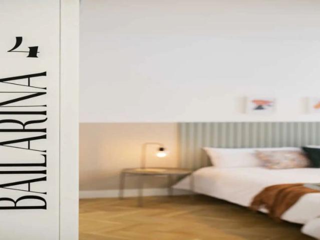 Room in a shared 16 bedroom apartment for rent in Sol, all bills included