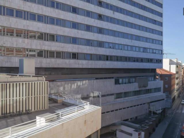 Room in a shared 18 bedroom apartment for rent in Argüelles, Madrid