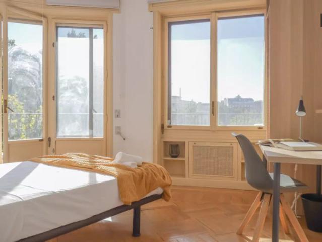 Room in a shared 18 bedroom apartment for rent in Argüelles, Madrid