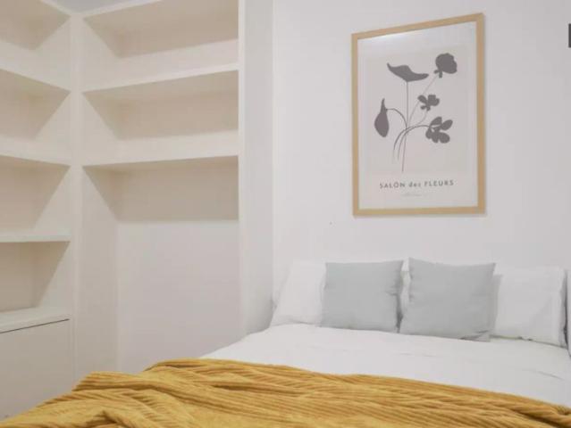 Room in a shared 18 bedroom apartment for rent in Argüelles, Madrid