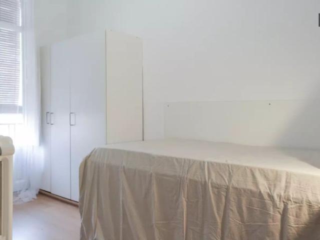 Room in a shared 10 bedroom apartment for rent in Arapiles