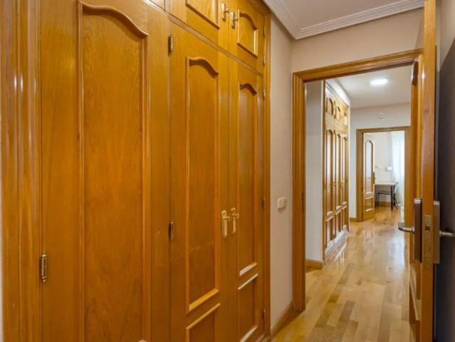 Room in a shared 10 bedroom apartment for rent in Piovera, Madrid