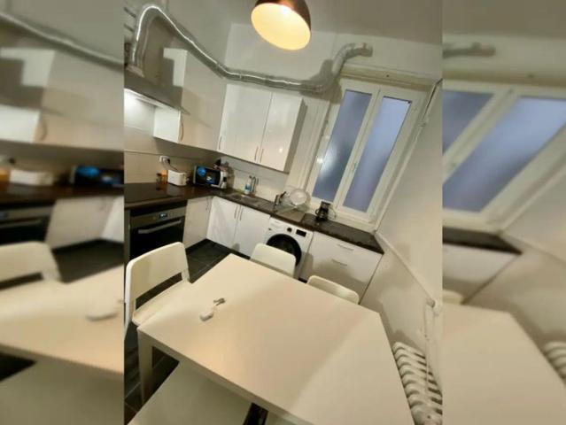 Room in a shared 10 bedroom apartment for rent in Sol
